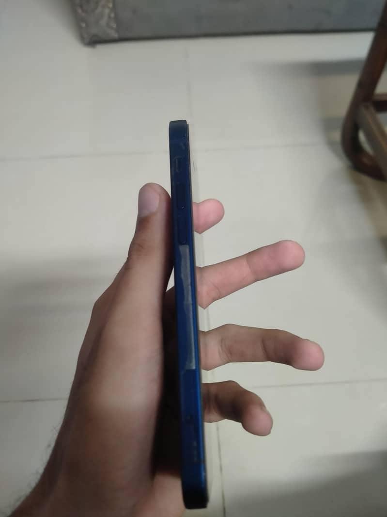 Apple iPhone 12 1