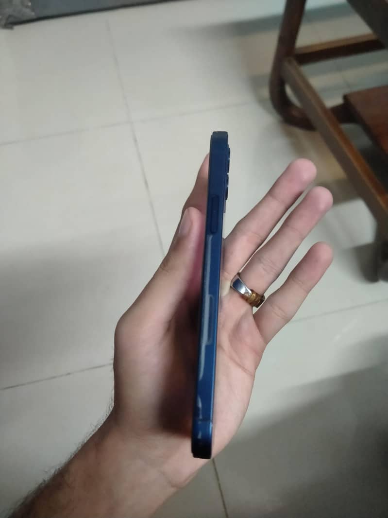 Apple iPhone 12 2