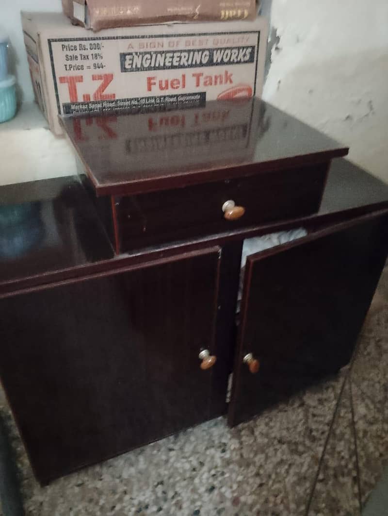 dressing table 0