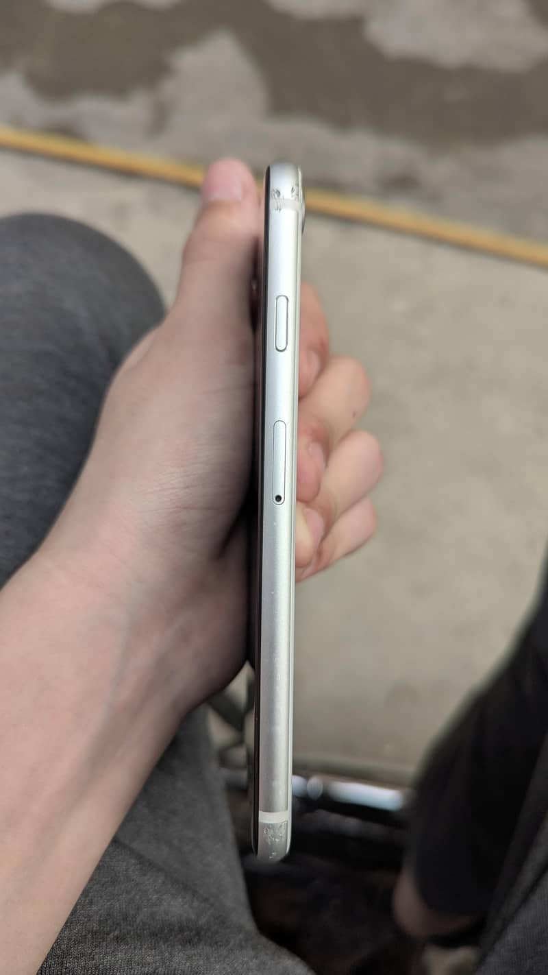 Apple iPhone SE 4
