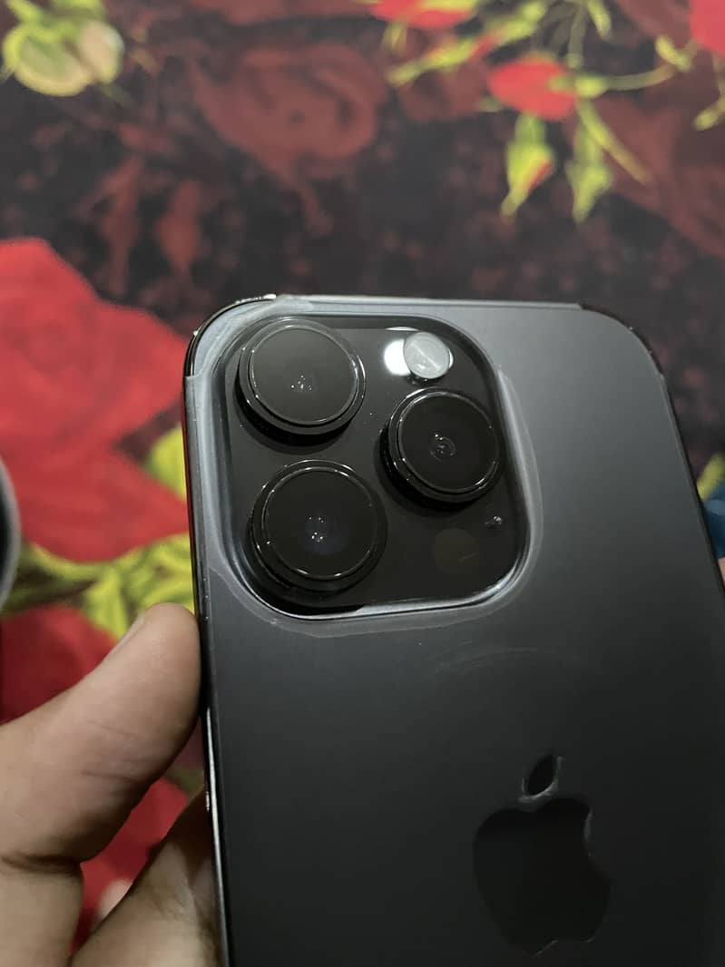 Apple iPhone 14 Pro 1