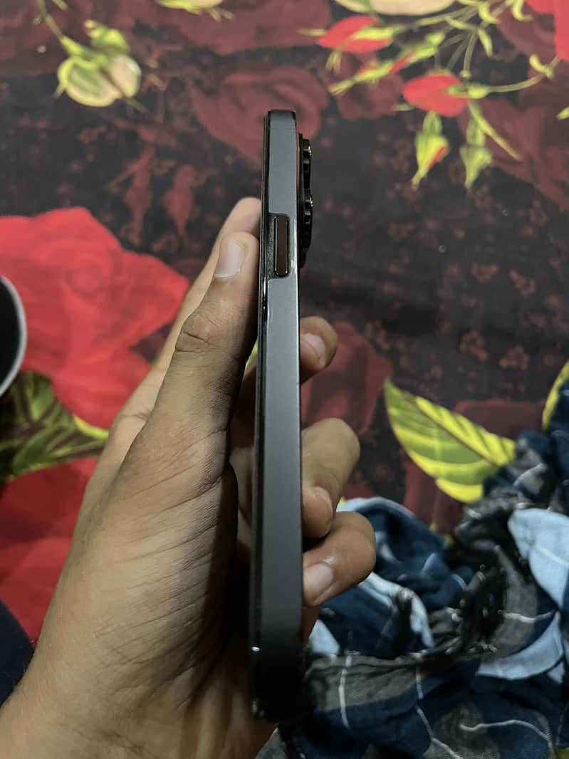 Apple iPhone 14 Pro 3