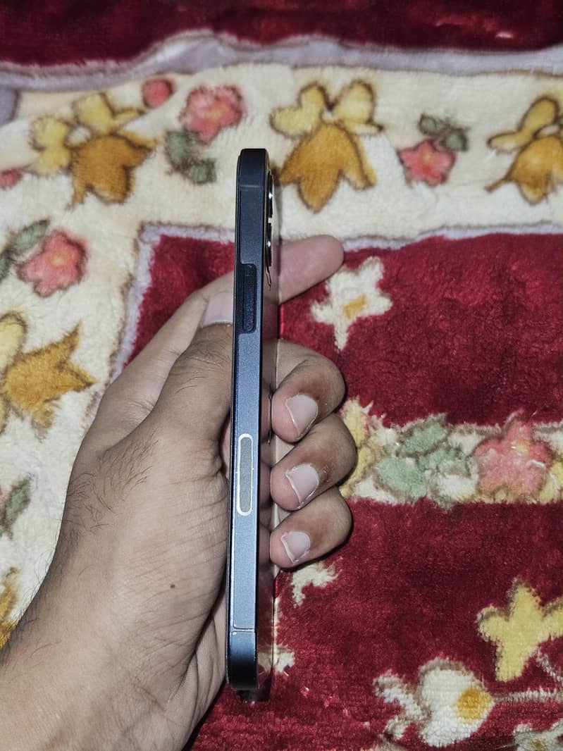 Apple iPhone 12 2