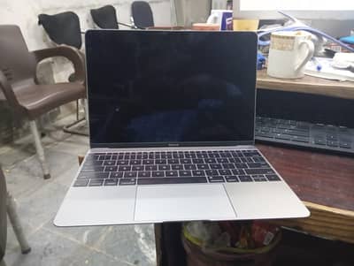 Mac Book 2015 Urgent Sale