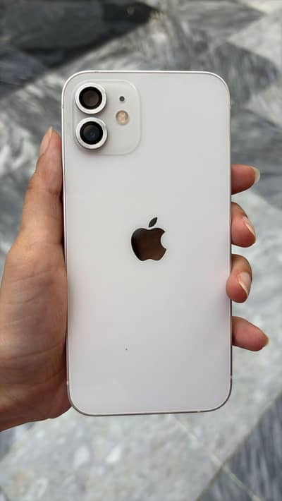 Apple iPhone 12