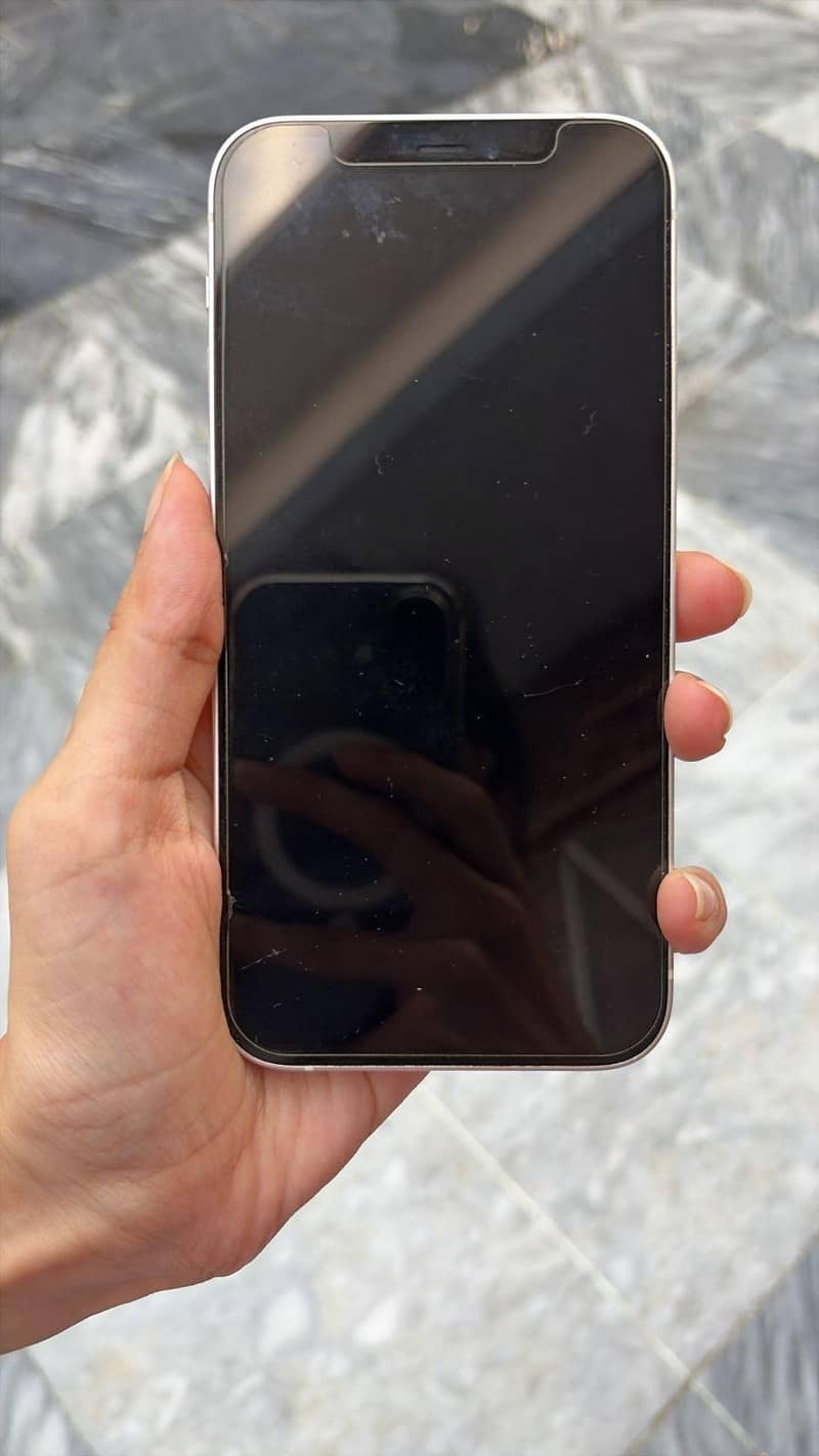 Apple iPhone 12 2