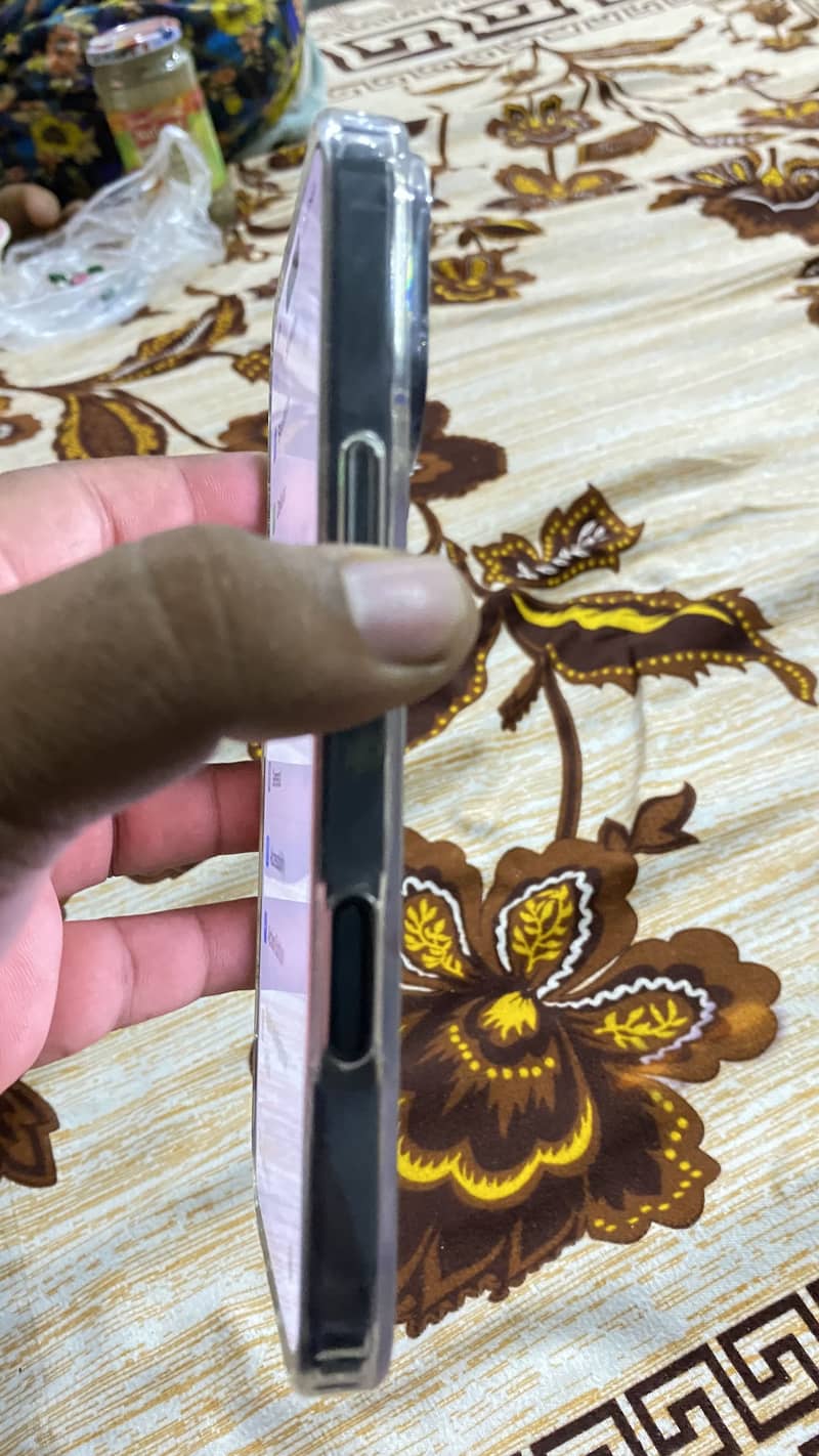 Apple iPhone 16 Pro Max 5