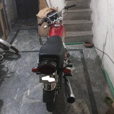 honda 125 colour red