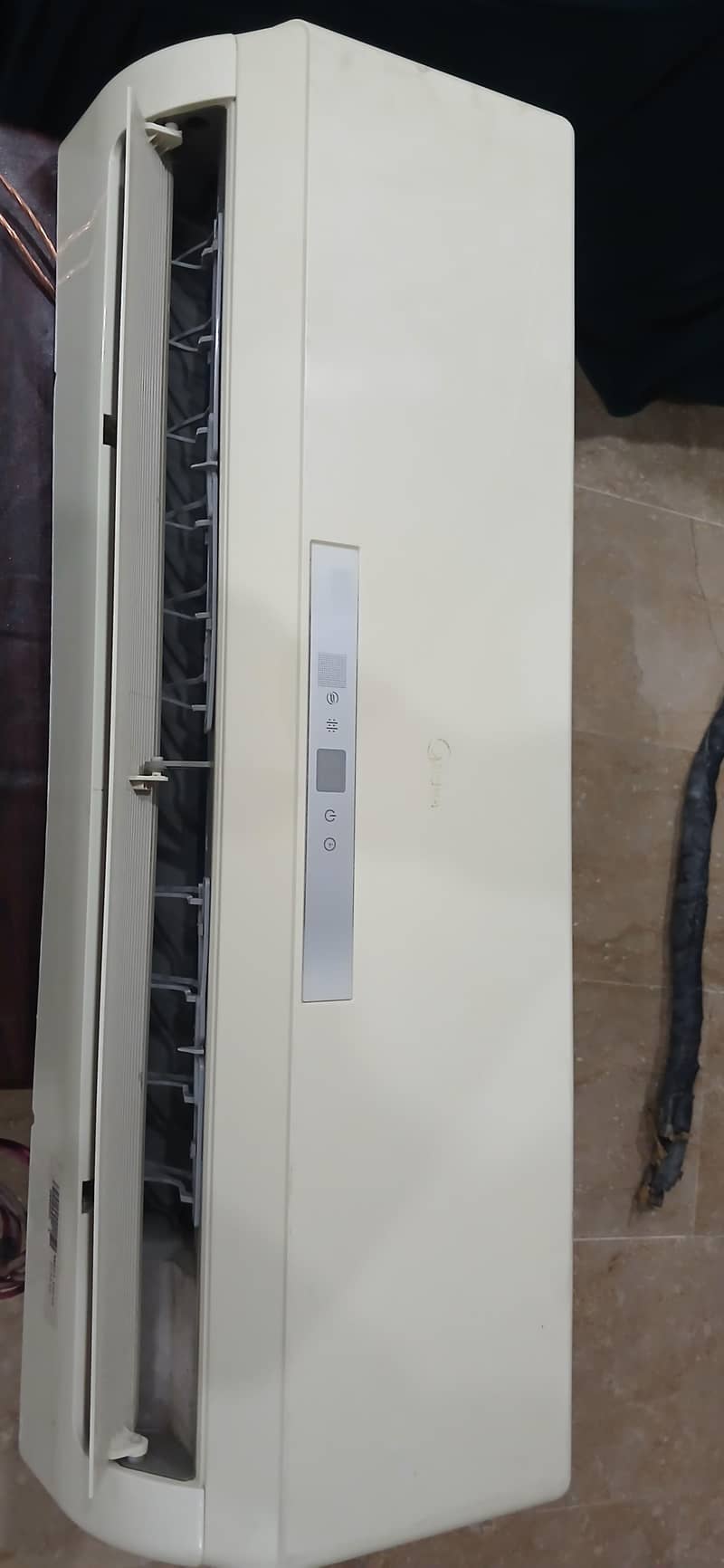 Split AC With all Accessories 1