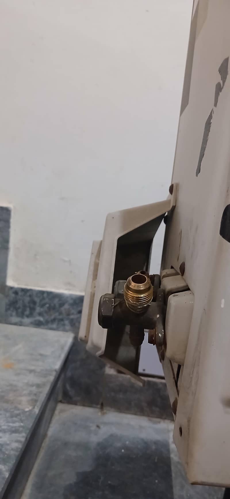 Split AC With all Accessories 2