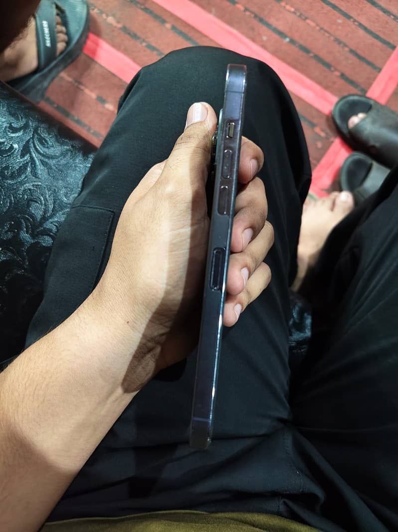 Apple iPhone 14 Pro Max 2