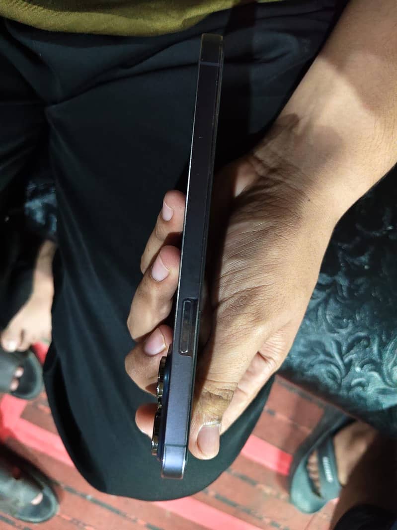 Apple iPhone 14 Pro Max 3