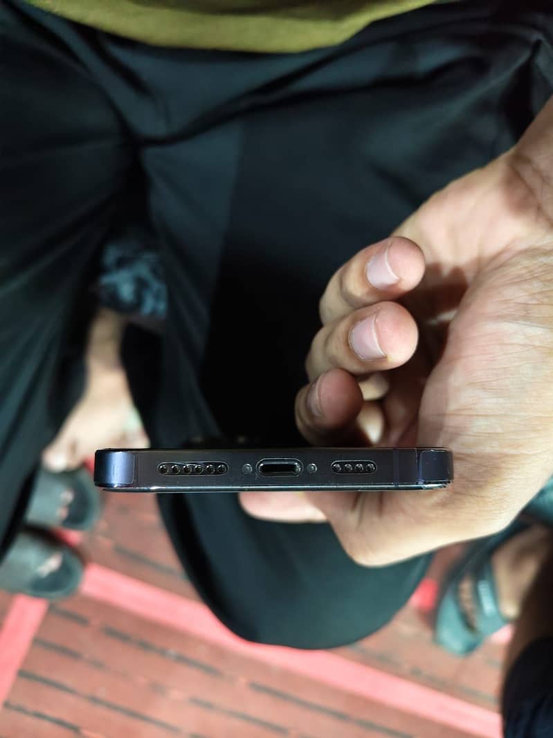 Apple iPhone 14 Pro Max 4