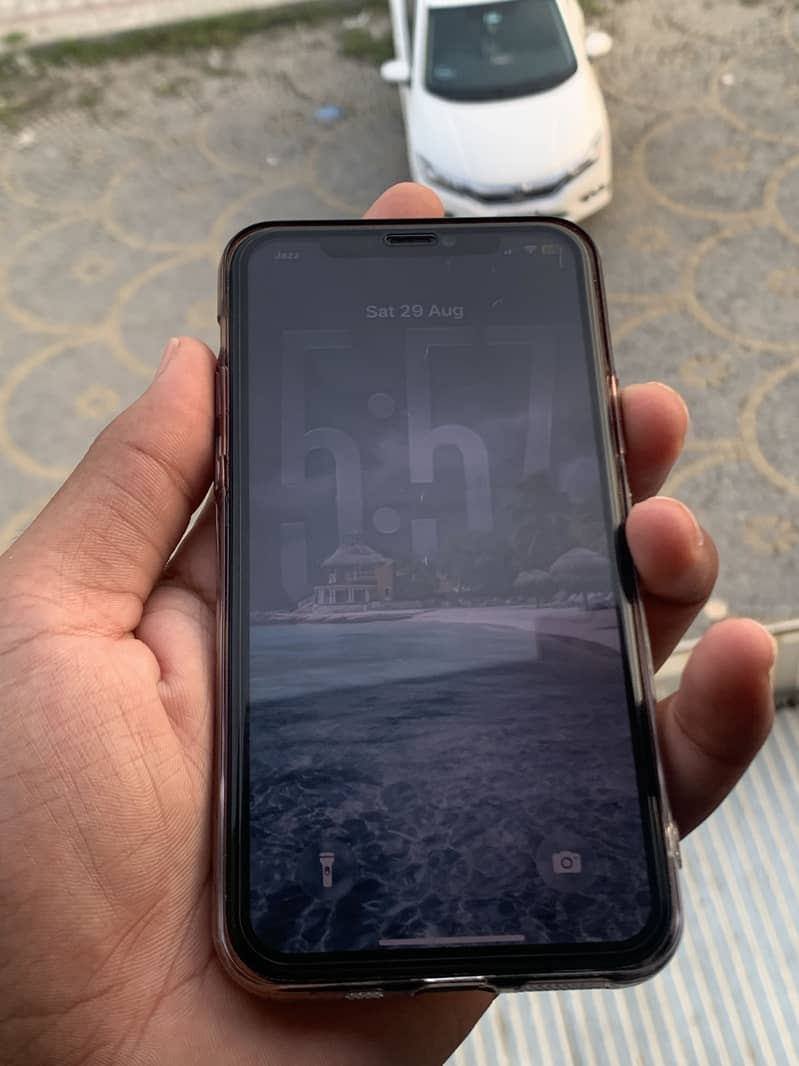 Apple iPhone 11 Pro 1