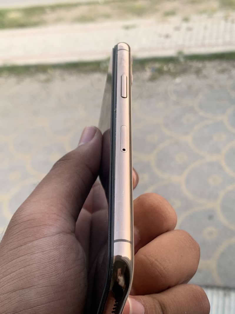 Apple iPhone 11 Pro 3