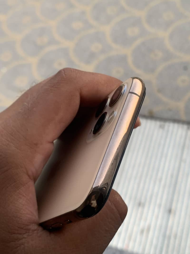 Apple iPhone 11 Pro 5