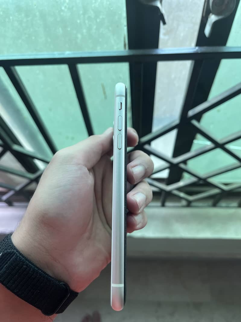Apple iPhone 11 2