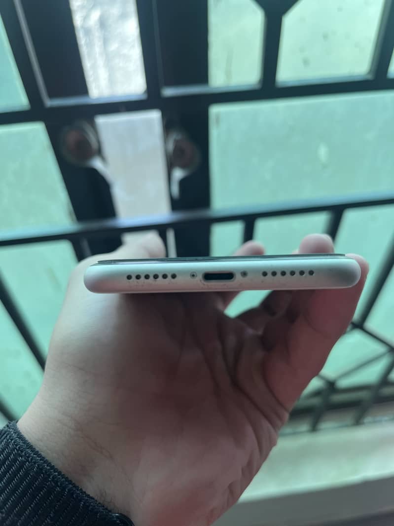 Apple iPhone 11 6