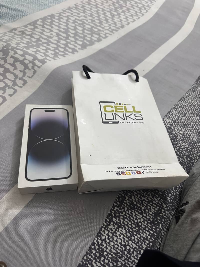 Apple iPhone 14 Pro Max 0