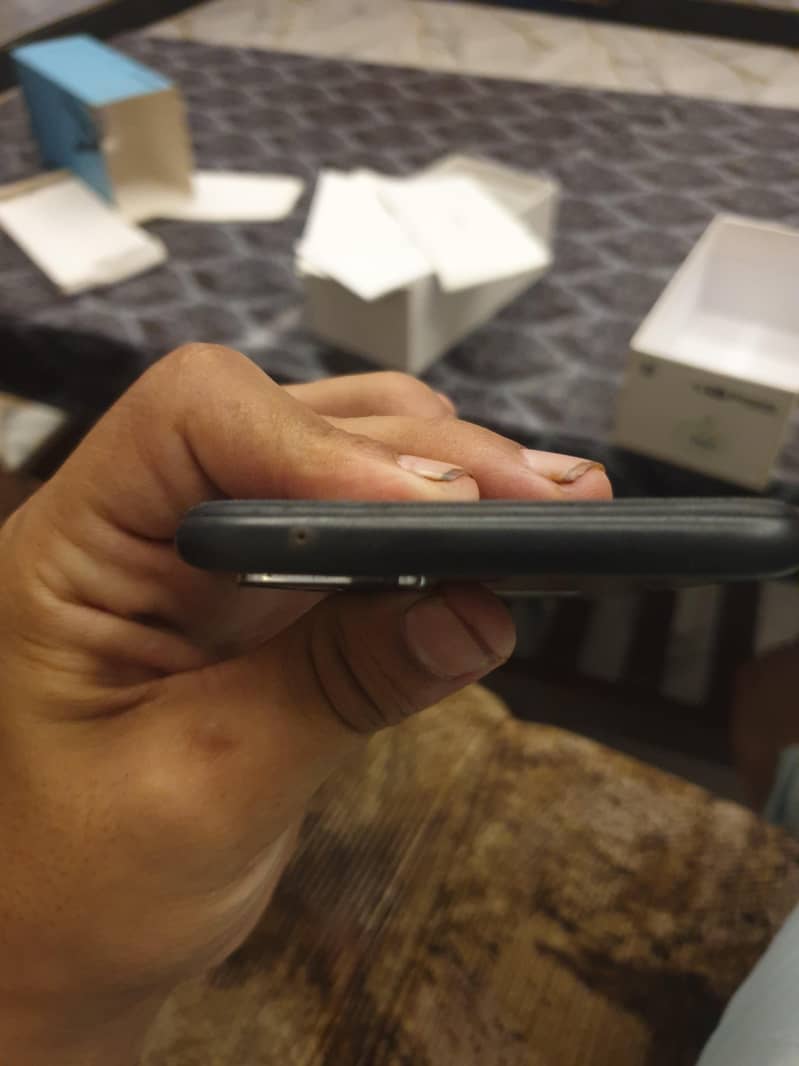 OPPO A76 3