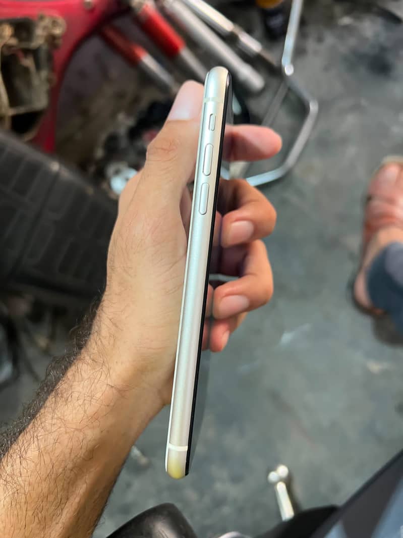 Apple iPhone 11 2