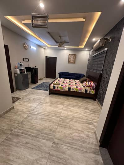 Fully Furnished 2nd portion for Rent(Defence Chowk) )