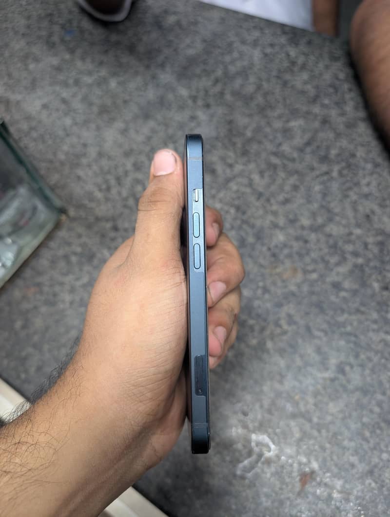 Apple iPhone 13 1