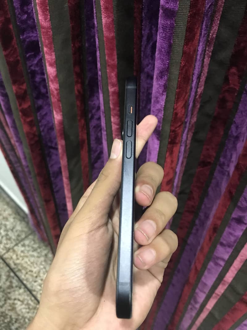 Apple iPhone 15 3