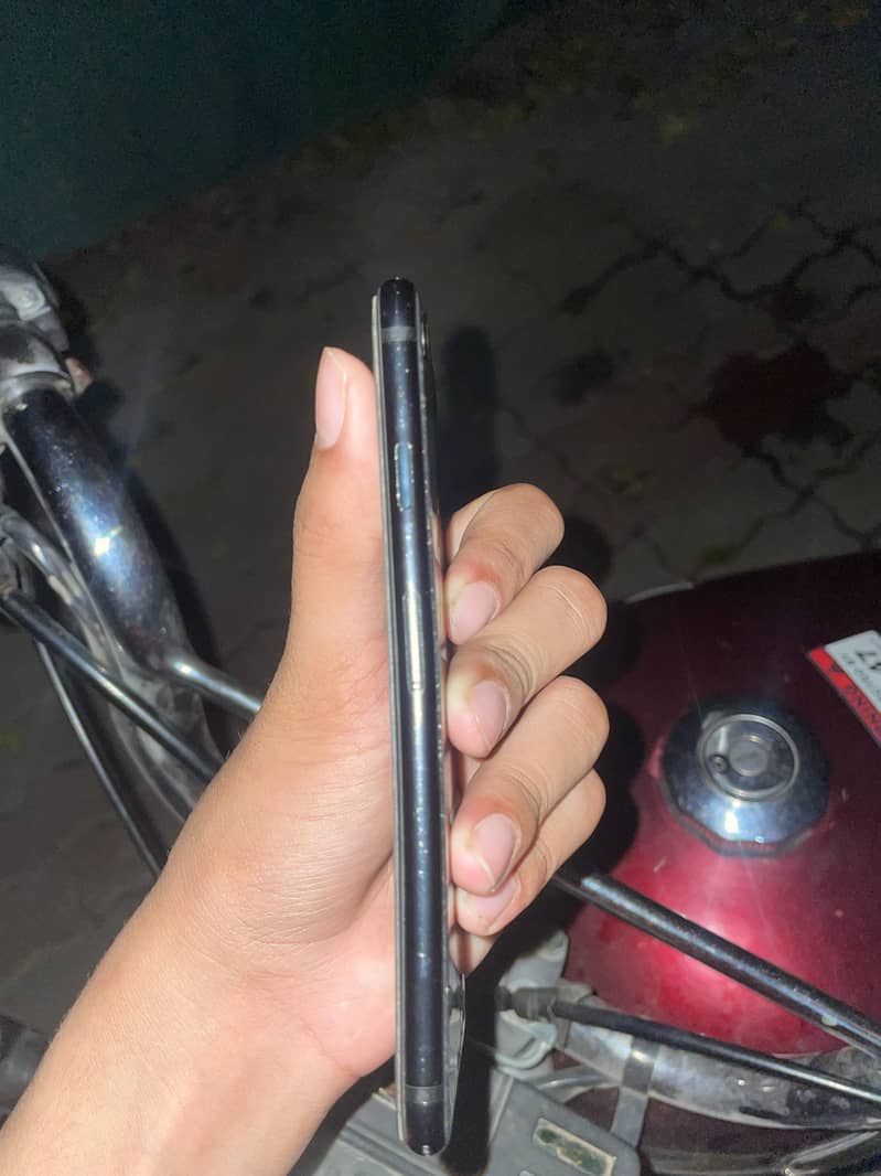 Apple iPhone SE2 jv 3