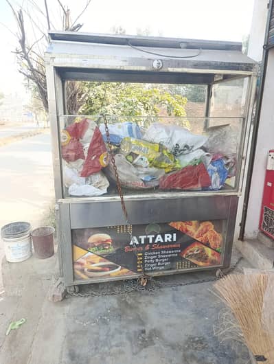shawarma counter & breeding table