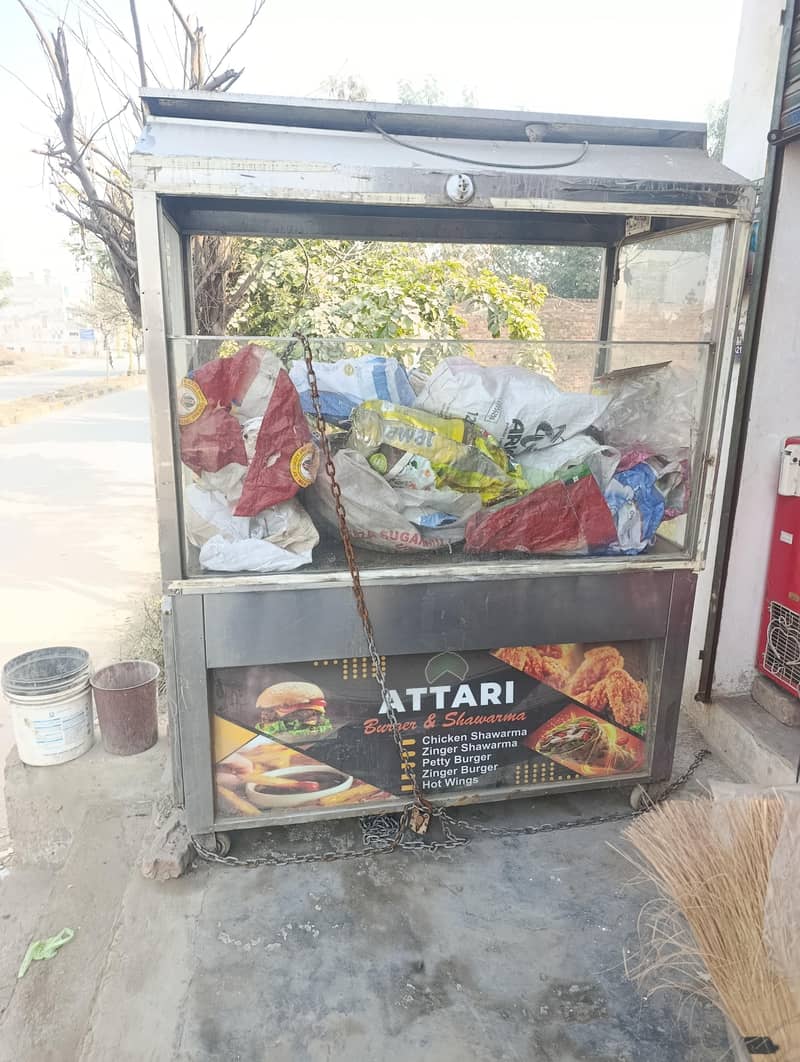 shawarma counter & breeding table 0