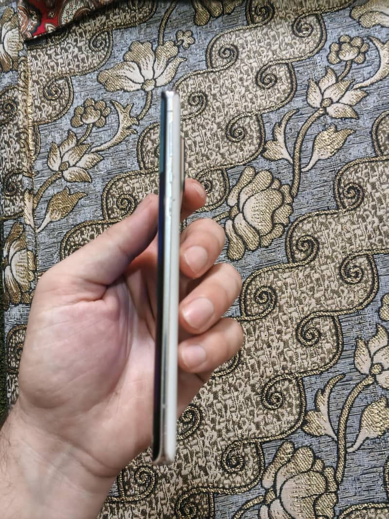 Sharp Aquos 6 1