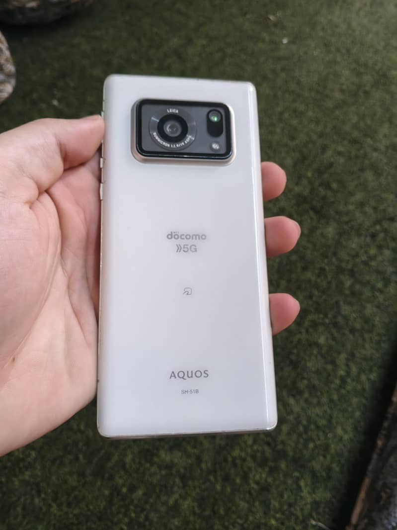 Sharp Aquos 6 6