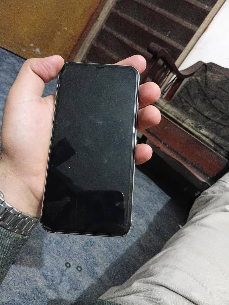 Apple iPhone 11 Pro Max 1