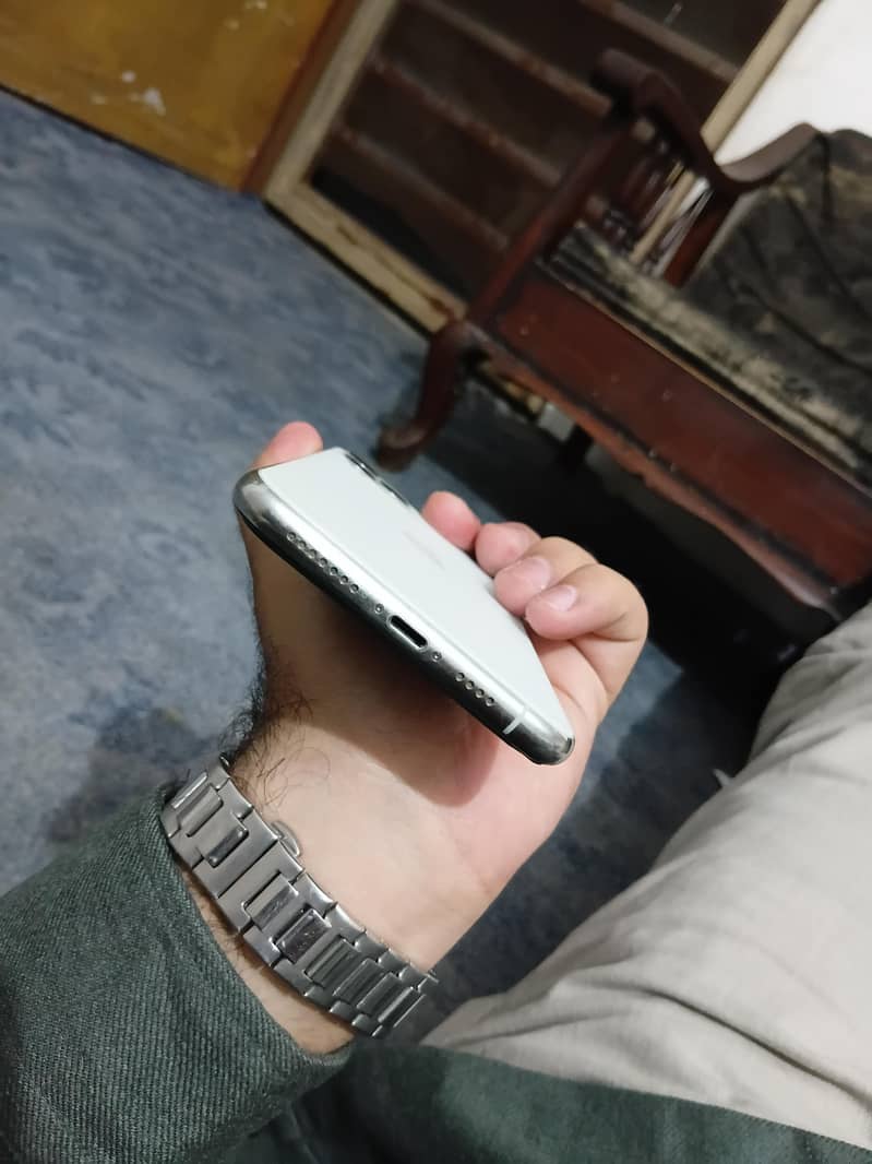 Apple iPhone 11 Pro Max 3