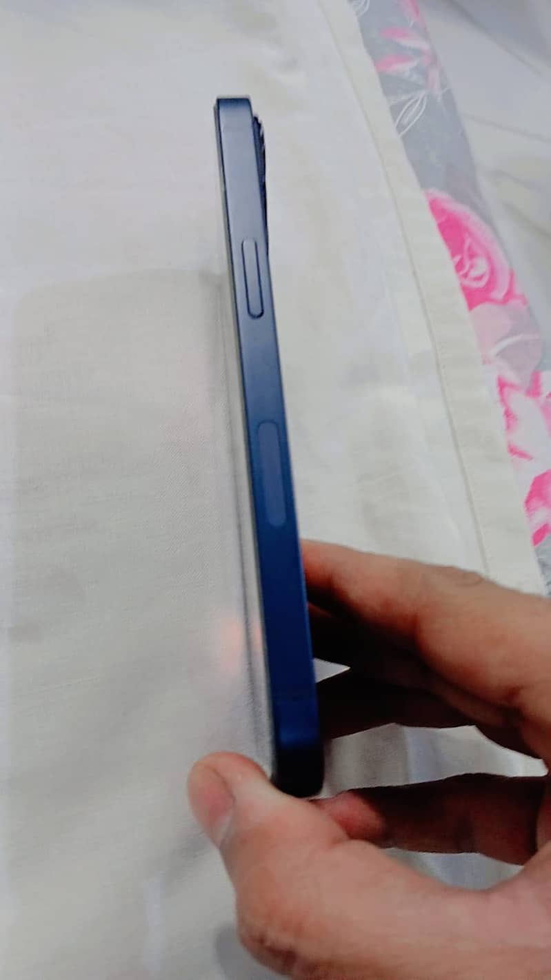 Apple iPhone 13 1