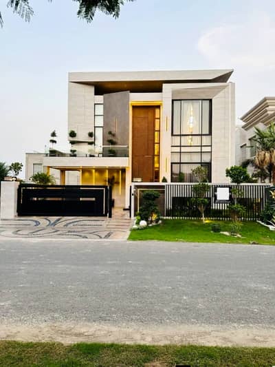 1 KANAL ELEGANT AND FULLY FURNISHED MODERN BUNGALOW NEAR RAYA IS AVAILABLE IN THE BEST BLOCK OF DHA LAHORE.