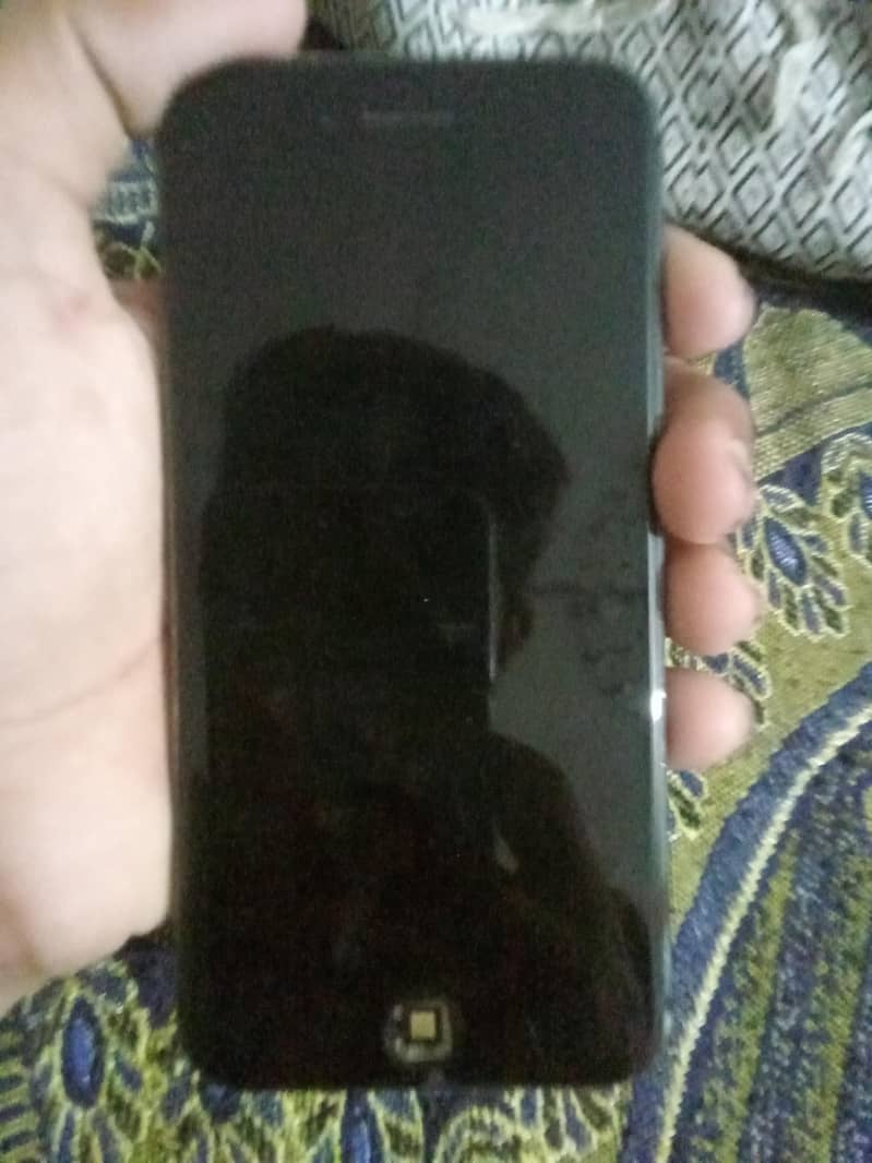Apple iPhone 8 1