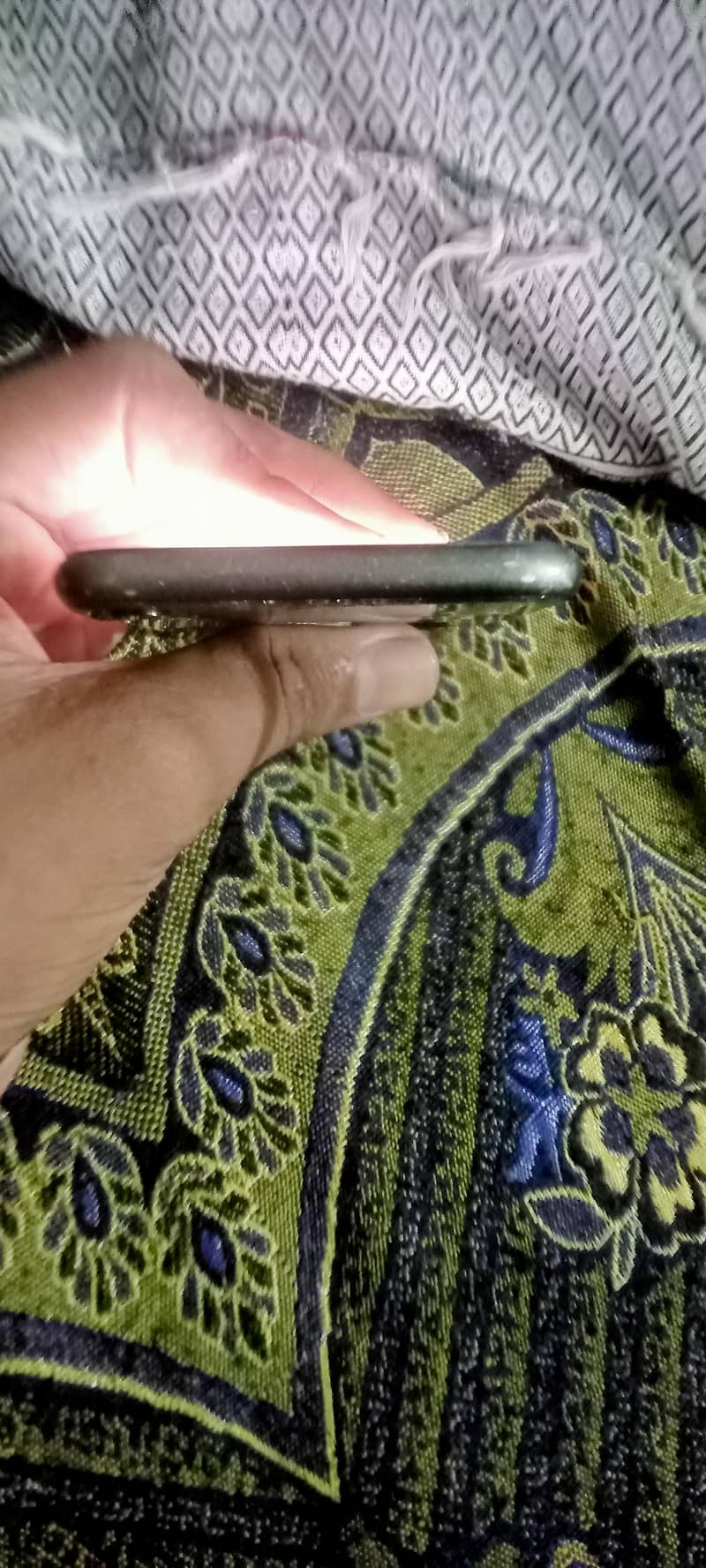 Apple iPhone 8 5