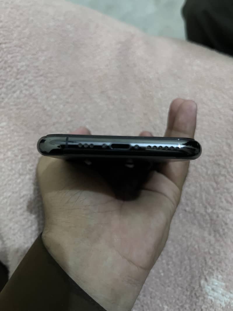 Apple iPhone 11 Pro 3