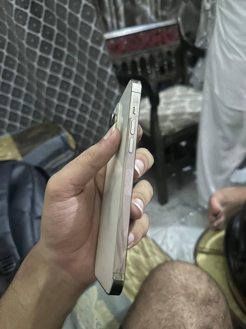 Apple iPhone 14 Pro Max 3