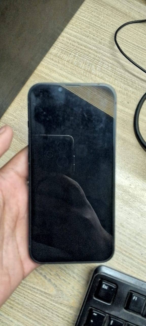 Apple iPhone 13 1