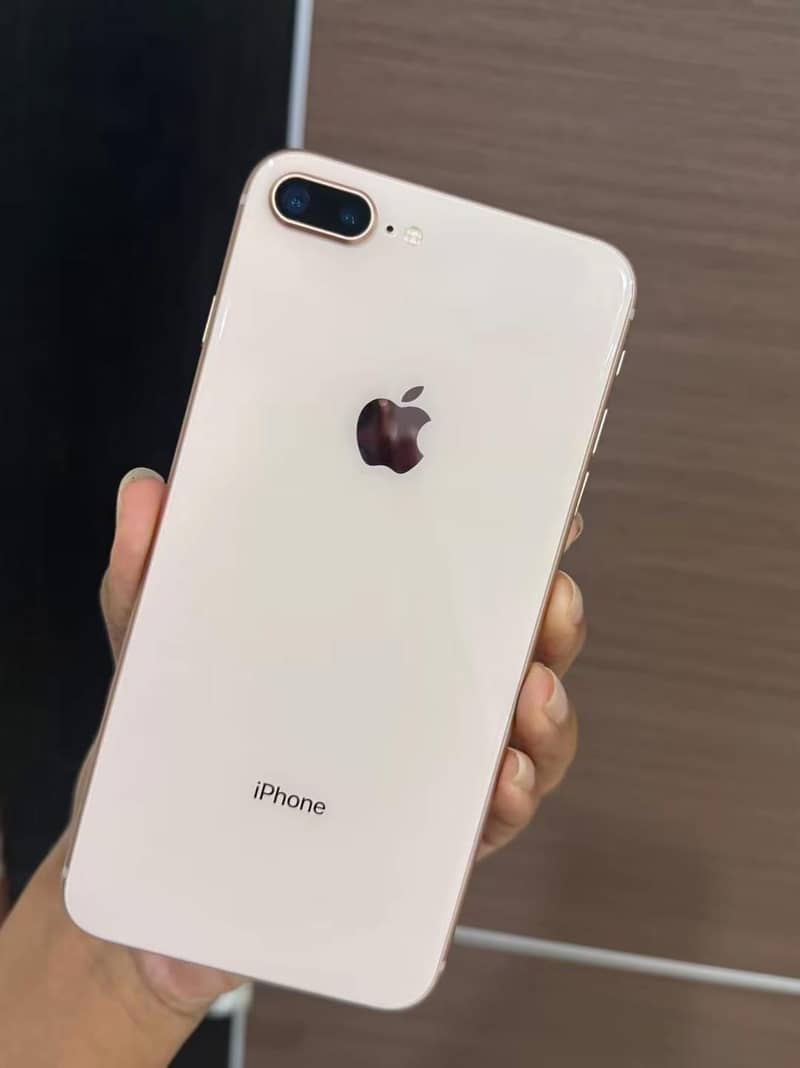 Apple iPhone 8 Plus 0