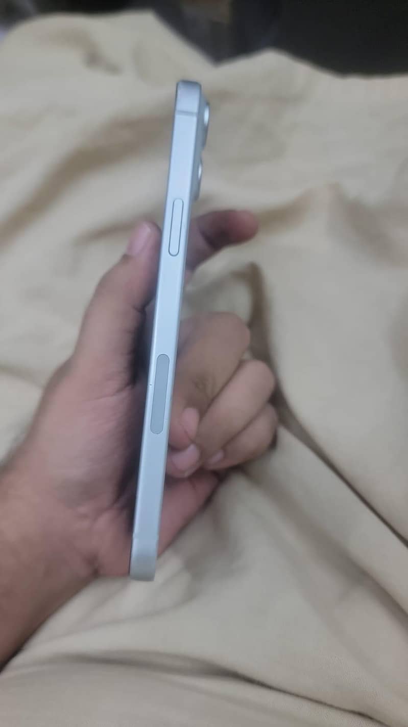Apple iPhone 15 plus 5