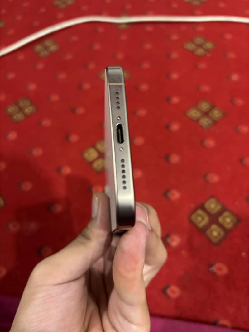 Apple iPhone 16 Pro Max 5