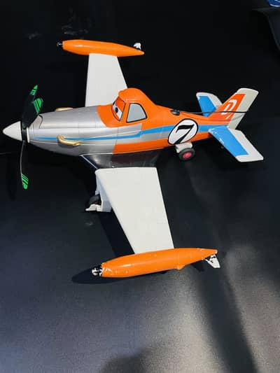 Plane-Dusty crop hopper-7