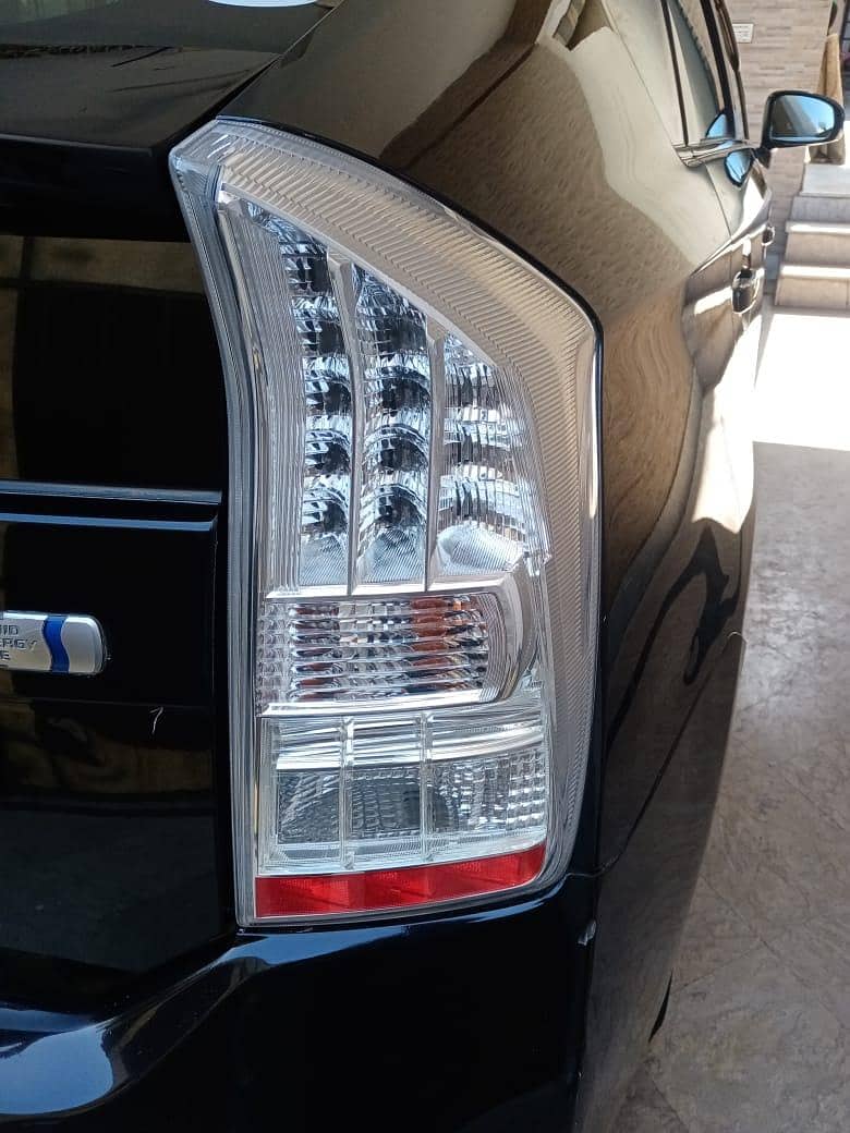 PRIUS 8