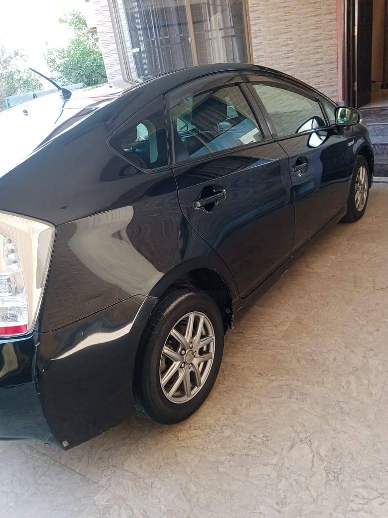 PRIUS 10