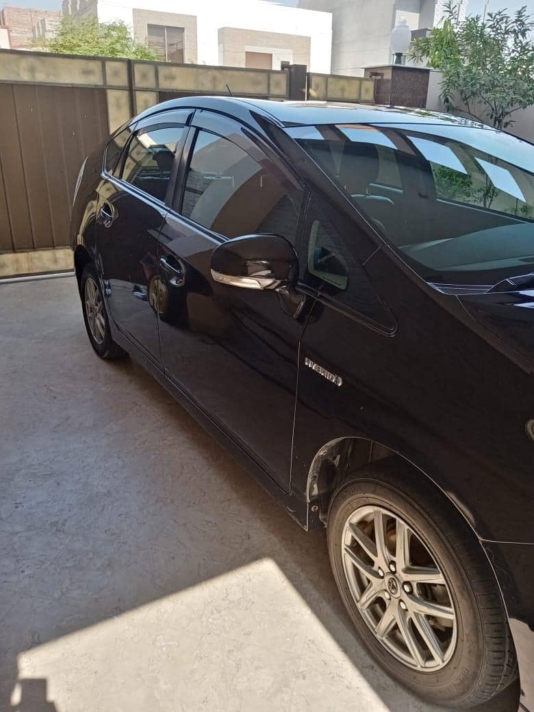 PRIUS 12