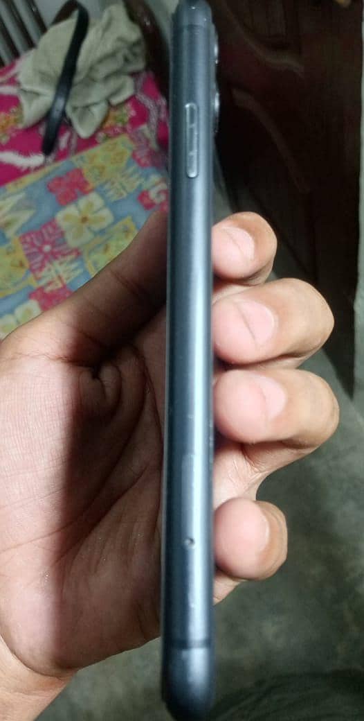 Apple iPhone 11 2